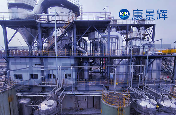 在實際操作中,如何平衡蒸發(fā)速率和結晶器設計以優(yōu)化結晶效果？